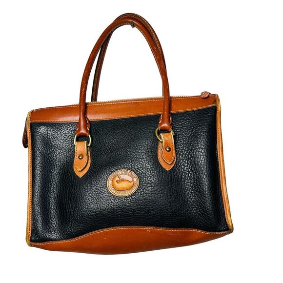 Vintage DOONEY & BOURKE 90s Black Tan Pebbled Leather Crossbody Strap Handbag - Picture 1 of 11